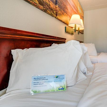 Days Inn By Wyndham Nashville Saint Thomas West Hospital Bagian luar foto