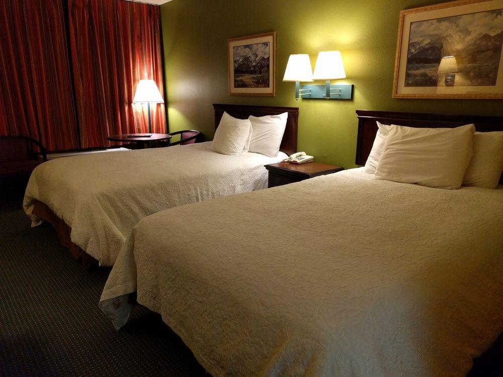Days Inn By Wyndham Nashville Saint Thomas West Hospital Bagian luar foto