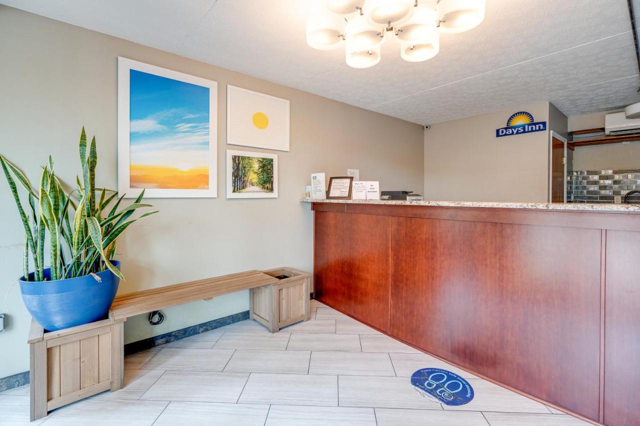 Days Inn By Wyndham Nashville Saint Thomas West Hospital Bagian luar foto