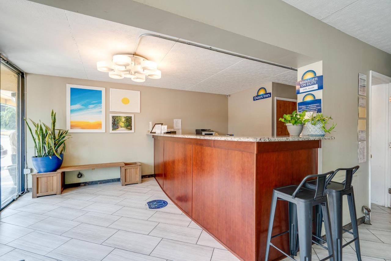 Days Inn By Wyndham Nashville Saint Thomas West Hospital Bagian luar foto