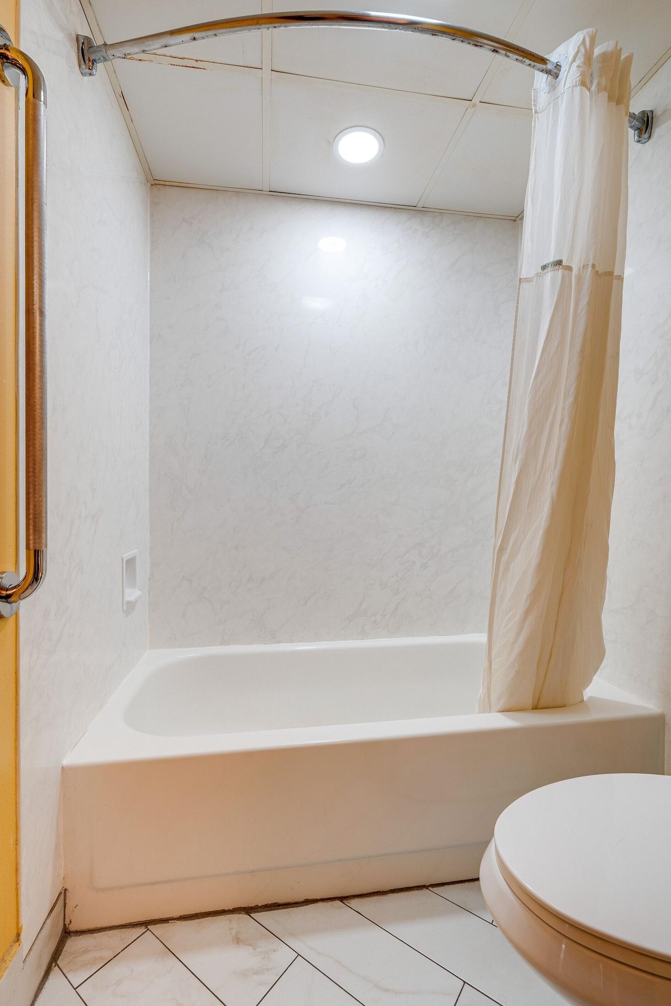 Days Inn By Wyndham Nashville Saint Thomas West Hospital Bagian luar foto