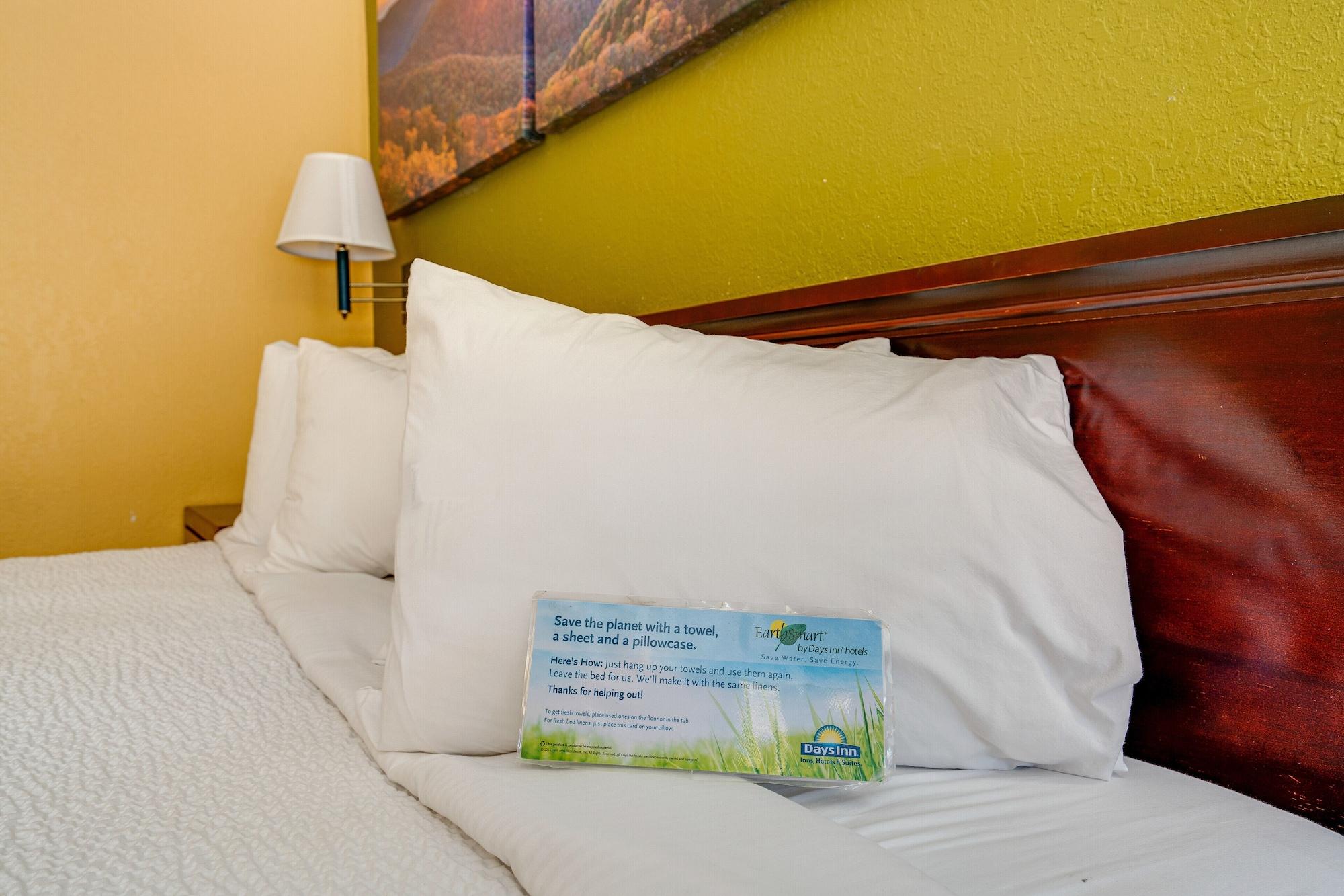 Days Inn By Wyndham Nashville Saint Thomas West Hospital Bagian luar foto