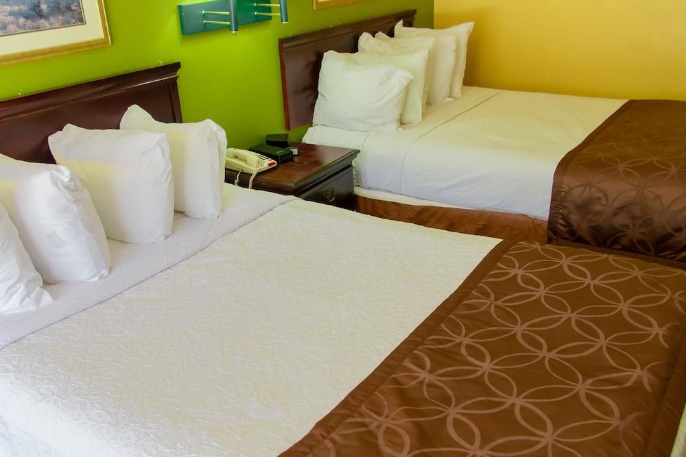 Days Inn By Wyndham Nashville Saint Thomas West Hospital Bagian luar foto