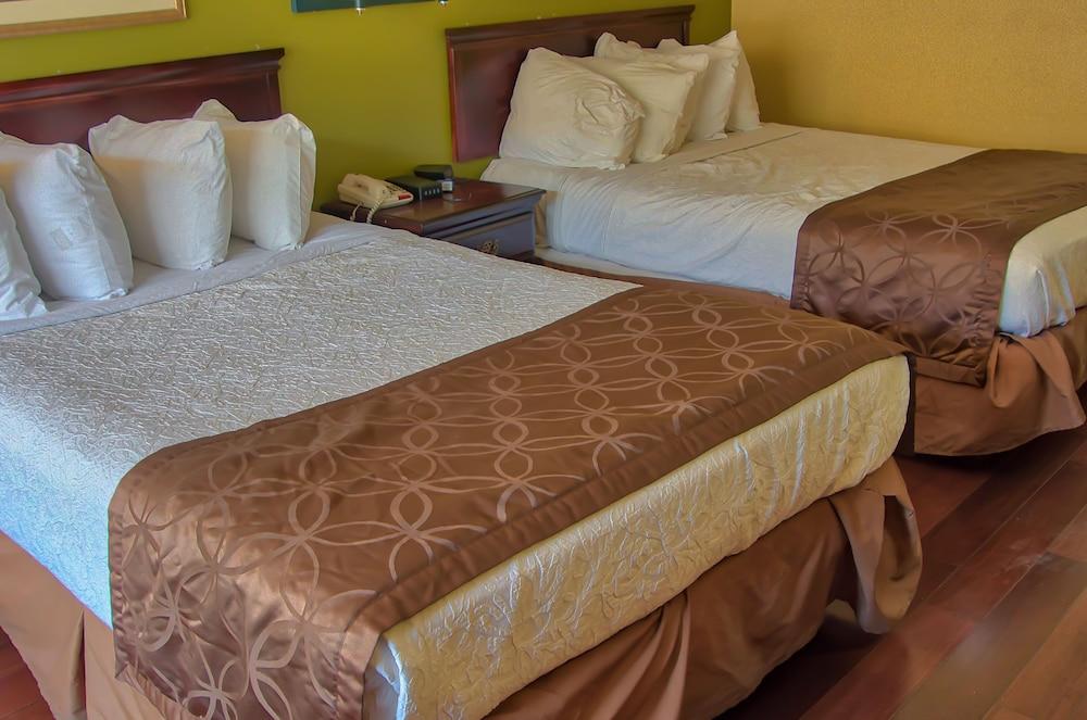 Days Inn By Wyndham Nashville Saint Thomas West Hospital Bagian luar foto